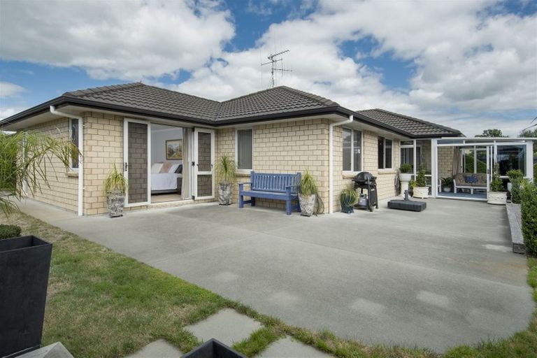 Photo of property in 77 Doncaster Drive, Papamoa Beach, Papamoa, 3118