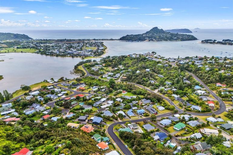 Photo of property in 27 Windsor Drive, Tairua, 3508