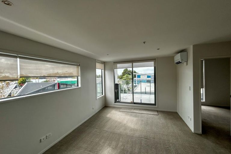 Photo of property in Bella Vista, 2d/84 Gunner Drive, Te Atatu Peninsula, Auckland, 0610