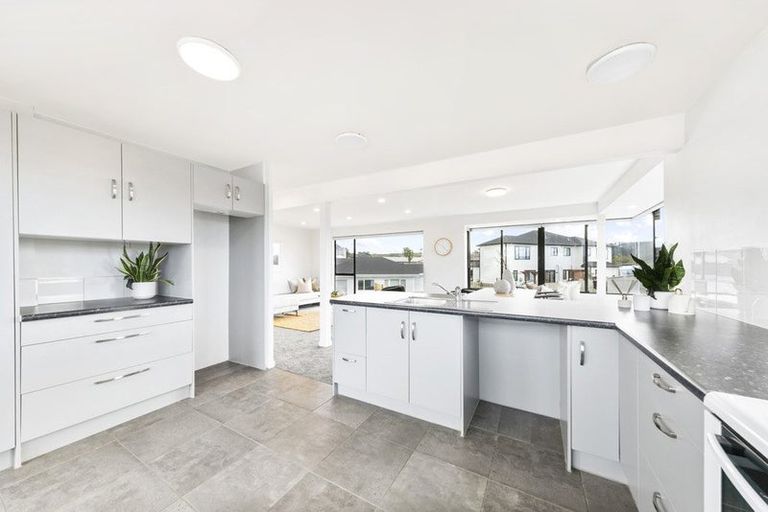 Photo of property in 19 Alexandra Street, Riverhead, 0820