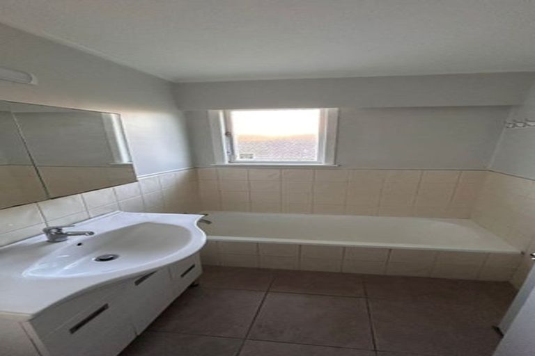 Photo of property in 14 Mclean Avenue, Papatoetoe, Auckland, 2025