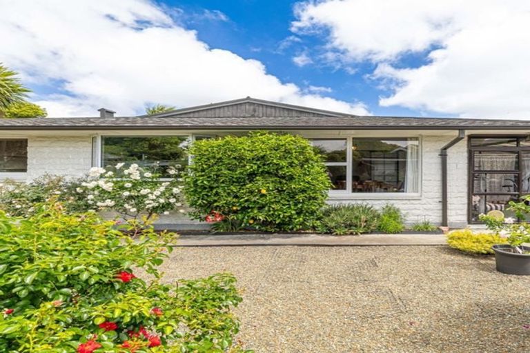 Photo of property in 32 Bucknell Street, Sockburn, Christchurch, 8042