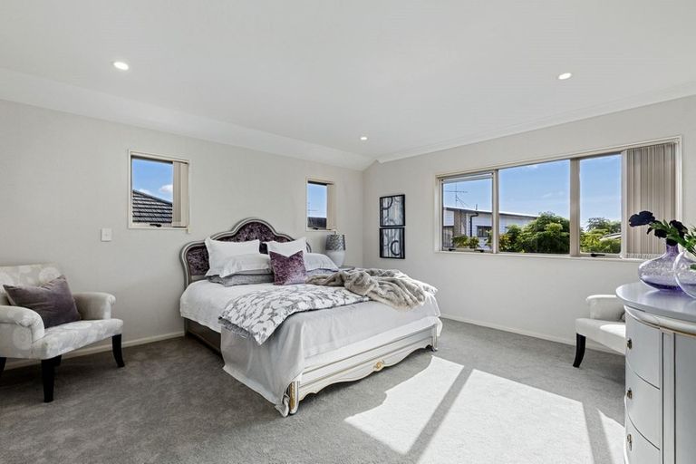 Photo of property in 12 Bur Oak Terrace, Schnapper Rock, Auckland, 0632