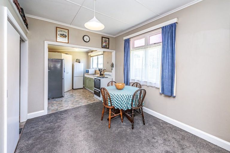 Photo of property in 5 Mosston Road, Castlecliff, Whanganui, 4501