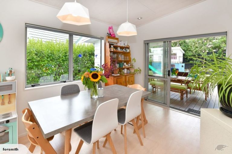 Photo of property in 17 Andre Rise, Stanmore Bay, Whangaparaoa, 0932