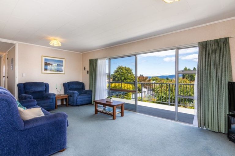 Photo of property in 20 Regents Grove, Richmond Heights, Taupo, 3330