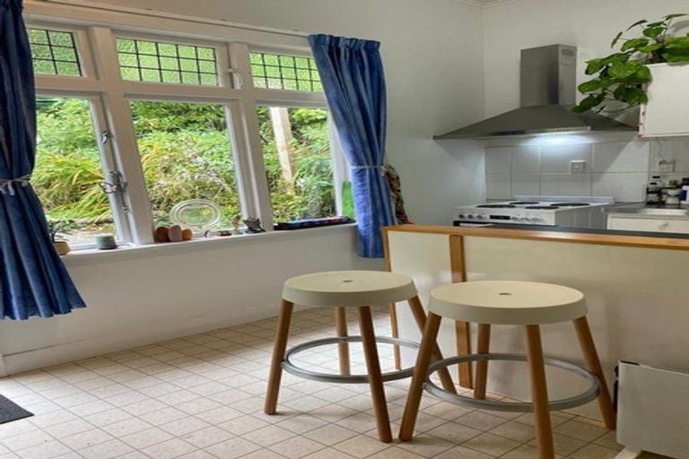 Photo of property in 2/37 Wilton Road, Wadestown, Wellington, 6012