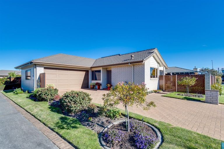 Photo of property in 4 Blythfield Place, Taradale, Napier, 4112