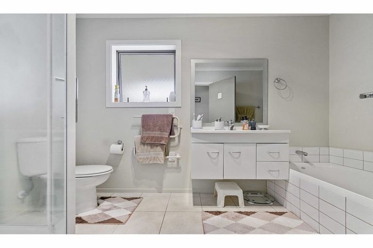 Photo of property in 36/64 Kawaha Point Road, Kawaha Point, Rotorua, 3010