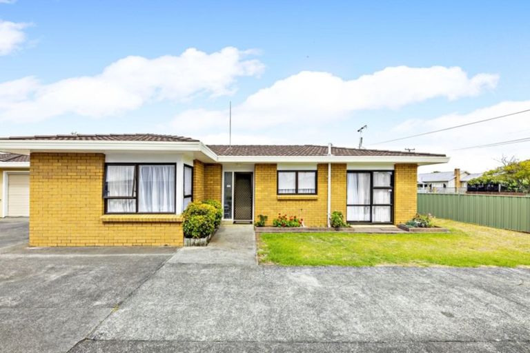 Photo of property in 1/87 Victoria Road, Papatoetoe, Auckland, 2025