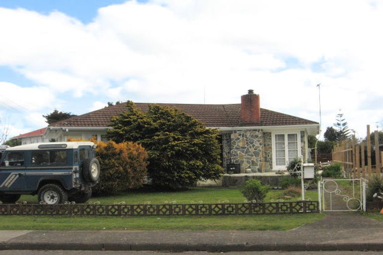 Photo of property in 9 Rollerson Street, Papakura, 2110