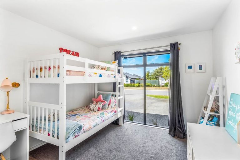 Photo of property in 31 Lewis Crescent, Rolleston, 7614