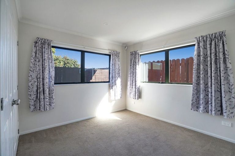 Photo of property in 112a Longford Park Drive, Takanini, 2112