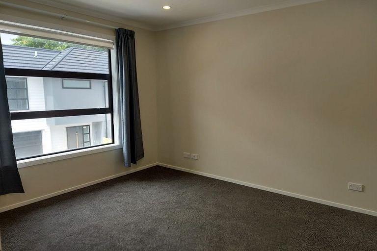 Photo of property in 18c Royal Street, Upper Hutt Central, Upper Hutt, 5018