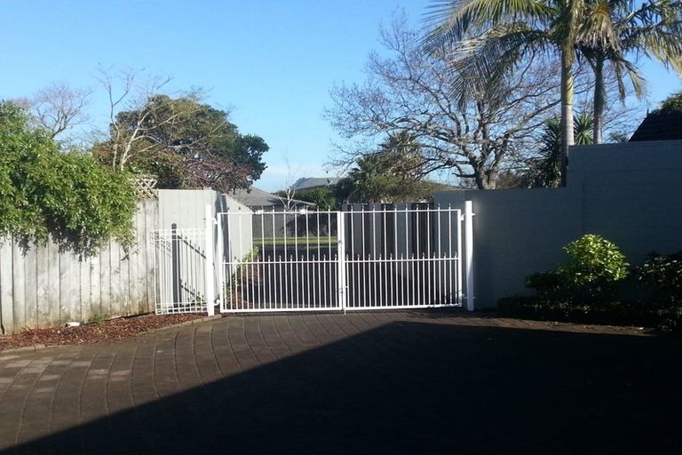 Photo of property in 7 Sanctuary Point, Sunnyhills, Auckland, 2010