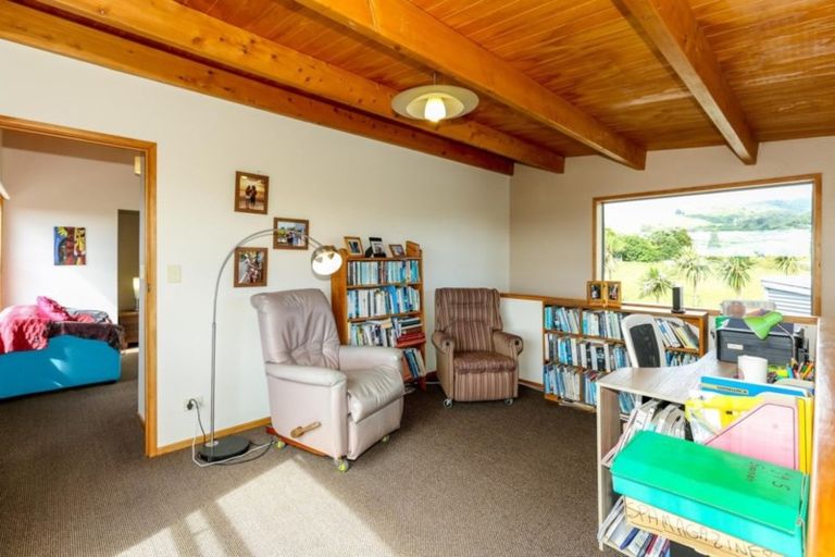 Photo of property in 130b Wairau Road, Oakura, 4314