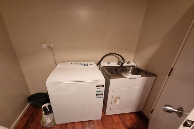 Photo of property in 48 Cyclarama Crescent, Massey, Auckland, 0614