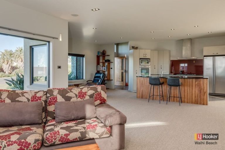 Photo of property in 111 Koutunui Road, Athenree, Katikati, 3177