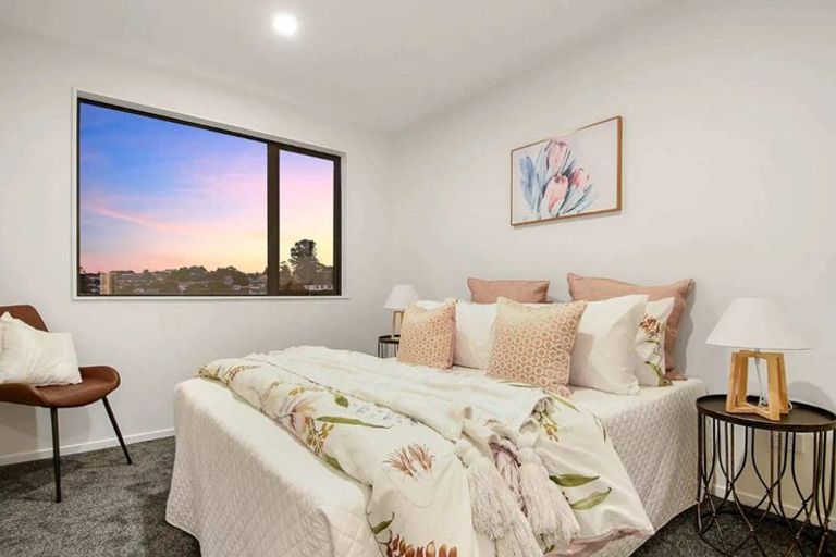 Photo of property in 3/6 Kereru Street, Henderson, Auckland, 0612