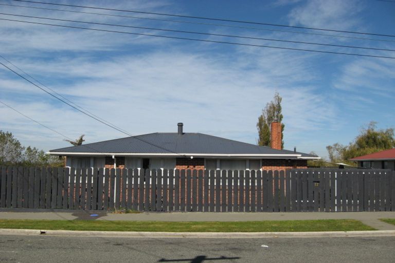 Photo of property in 17 Cambridge Street, Kensington, Timaru, 7910
