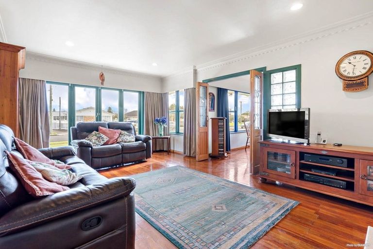 Photo of property in 1/27 Buckingham Crescent, Manukau, Auckland, 2025