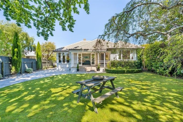 Photo of property in 350 Fergusson Drive, Heretaunga, Upper Hutt, 5018