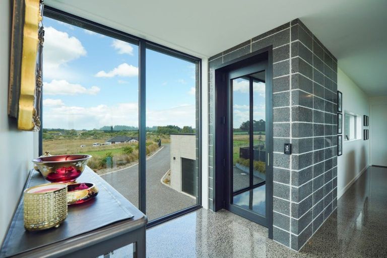 Photo of property in 89 Sunrise Drive, Seaward Bush, Invercargill, 9812