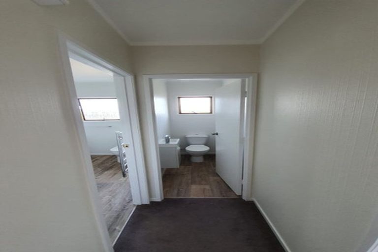 Photo of property in 43 Girrahween Drive, Totara Vale, Auckland, 0629