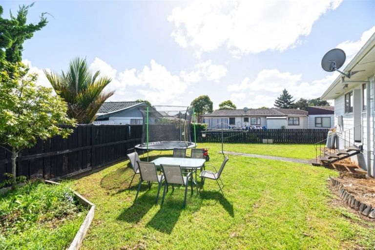 Photo of property in 2/9 Heathberry Close, Papatoetoe, Auckland, 2025