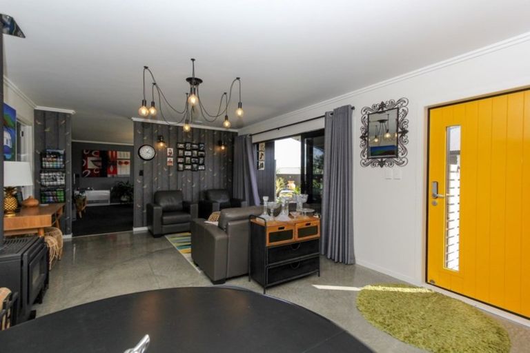 Photo of property in 23 Dreaver Drive, Waitara, 4320