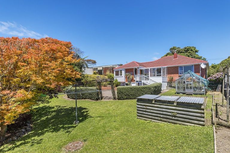 Photo of property in 24 Larsen Crescent, Tawa, Wellington, 5028