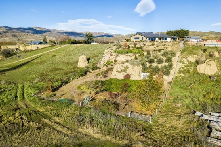 Photo of property in 21 Terrace Street, Nevis, Cromwell, 9384