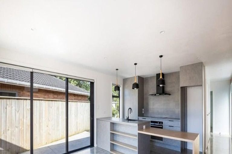 Photo of property in 10b Eton Place, Spotswood, New Plymouth, 4310