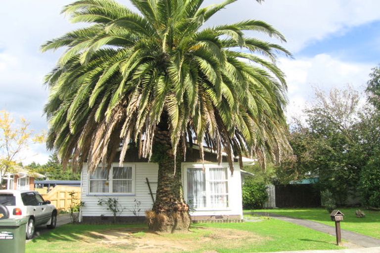 Photo of property in 2 Snell Grove, Clouston Park, Upper Hutt, 5018