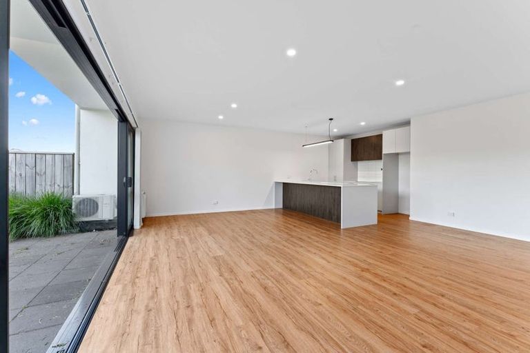 Photo of property in 61 Hayfield Way, Karaka, Papakura, 2113