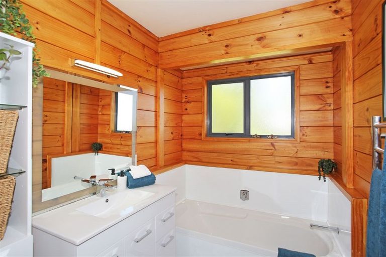 Photo of property in 166 Cooper Road, Pollok, Waiuku, 2684