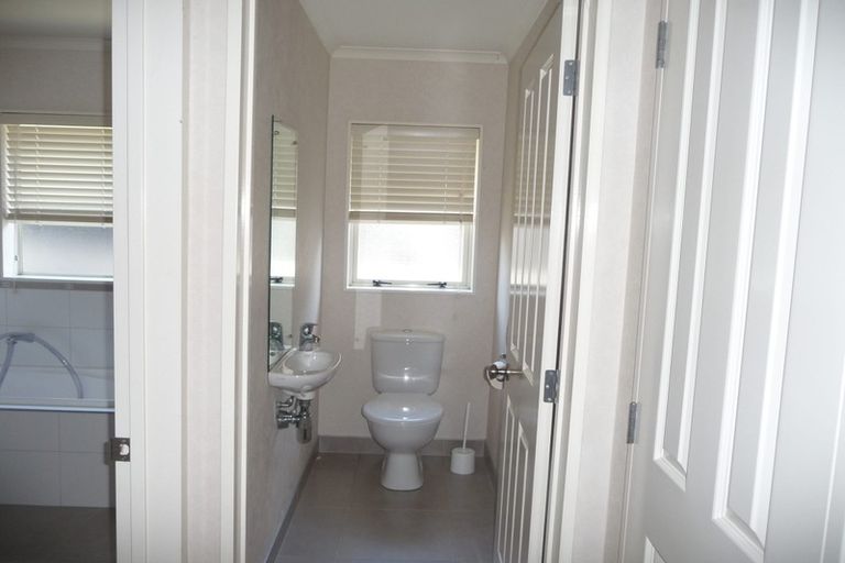 Photo of property in 6 Pennygale Close, Flat Bush, Auckland, 2016