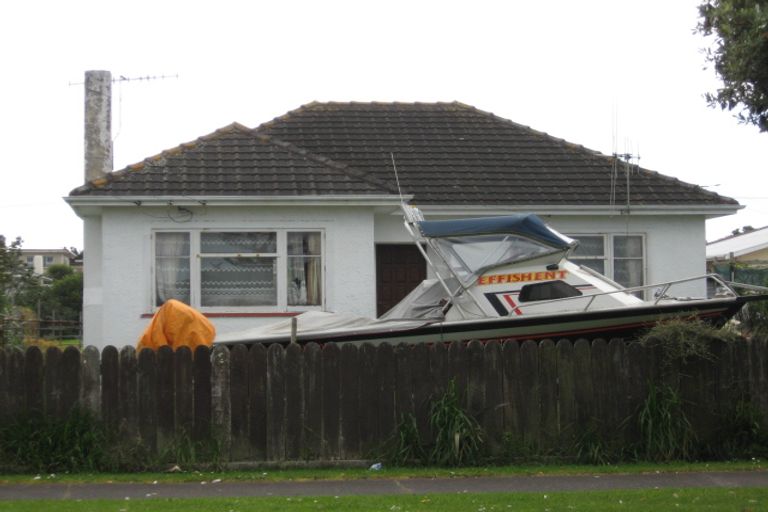 Photo of property in 15 Ruapehu Street, Castlecliff, Whanganui, 4501