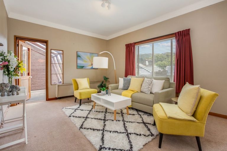 Photo of property in 7 Coates Street, Tawa, Wellington, 5028