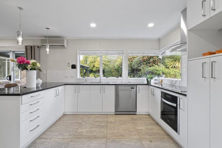 Photo of property in 13 Kuripaka Crescent, The Gardens, Auckland, 2105