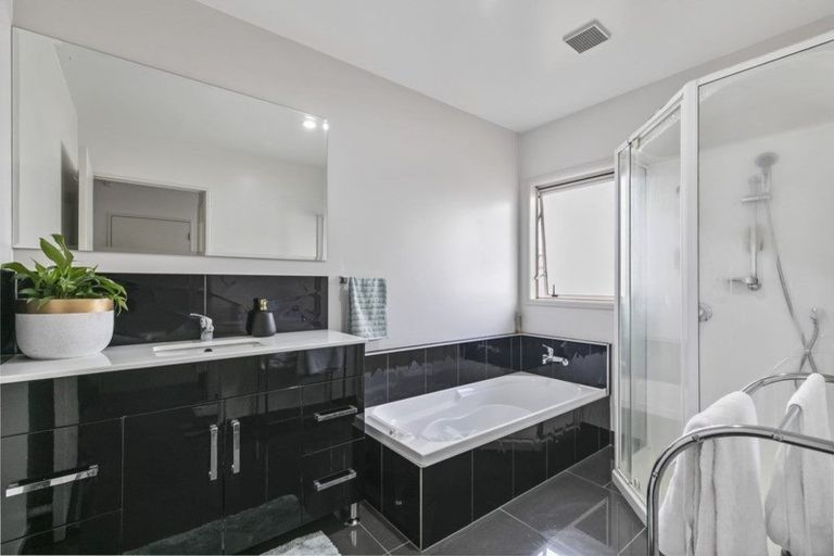 Photo of property in 85 Templeton Place, Clendon Park, Auckland, 2103