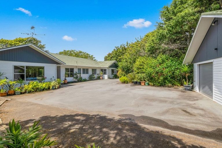 Photo of property in 307 Te Moana Road, Waikanae, 5036