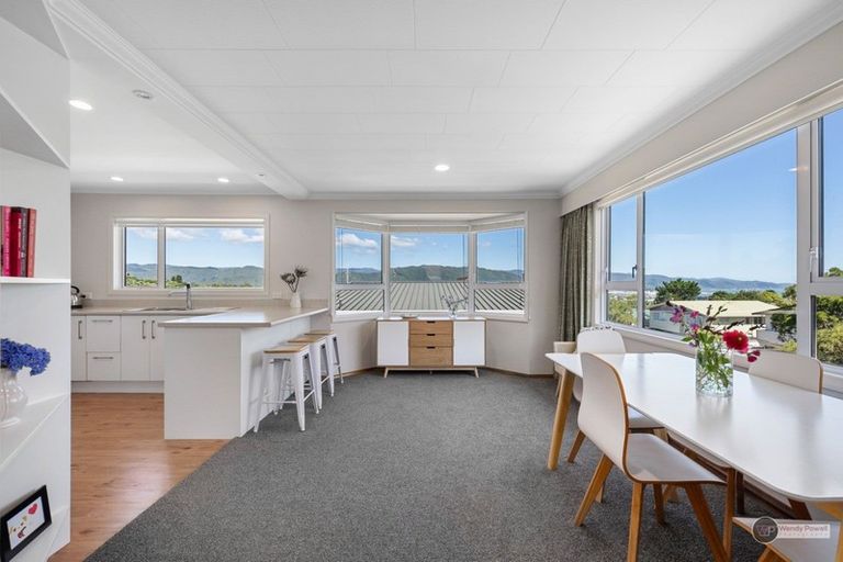 Photo of property in 30 Viewmont Drive, Harbour View, Lower Hutt, 5010