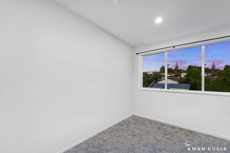 Photo of property in 18 Hydra Place, Glen Eden, Auckland, 0602