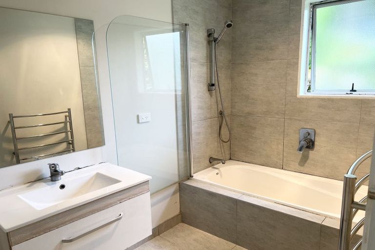 Photo of property in 161 Chichester Drive, Rosehill, Papakura, 2113