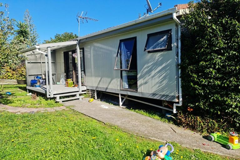 Photo of property in 27 Evans Road, Glen Eden, Auckland, 0602