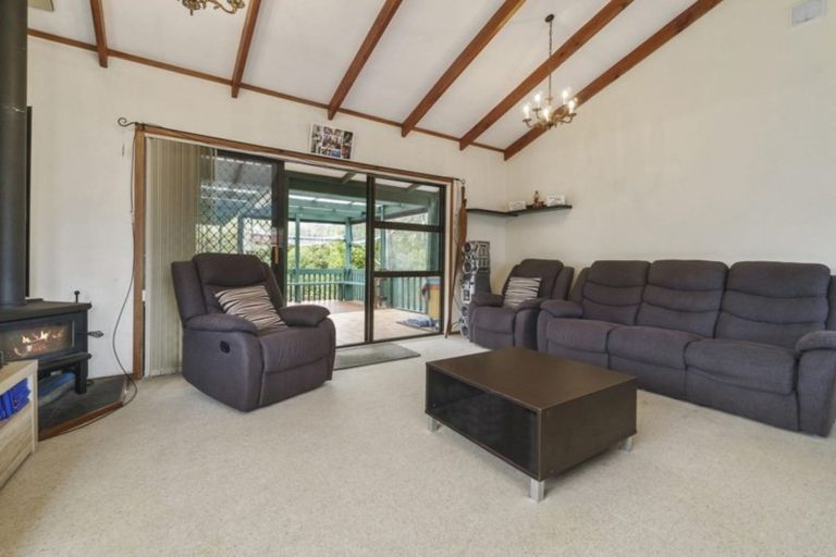 Photo of property in 80 Chislehurst Street, Henderson, Auckland, 0612