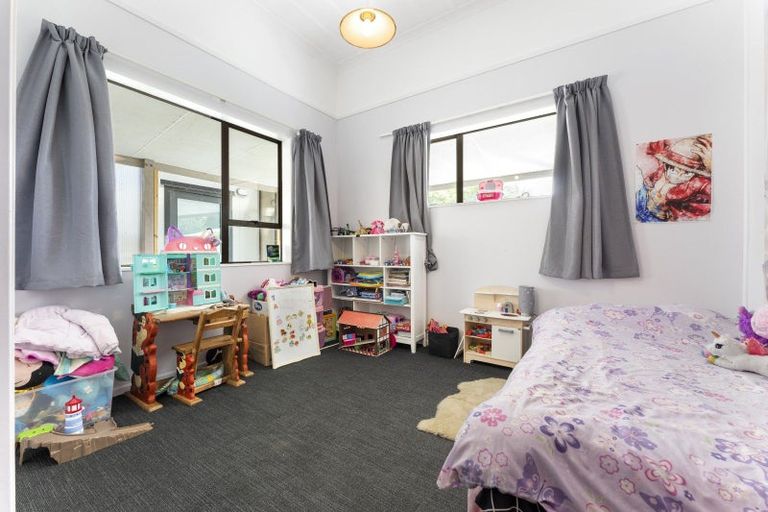 Photo of property in 15 Station Street, Woodville, 4920