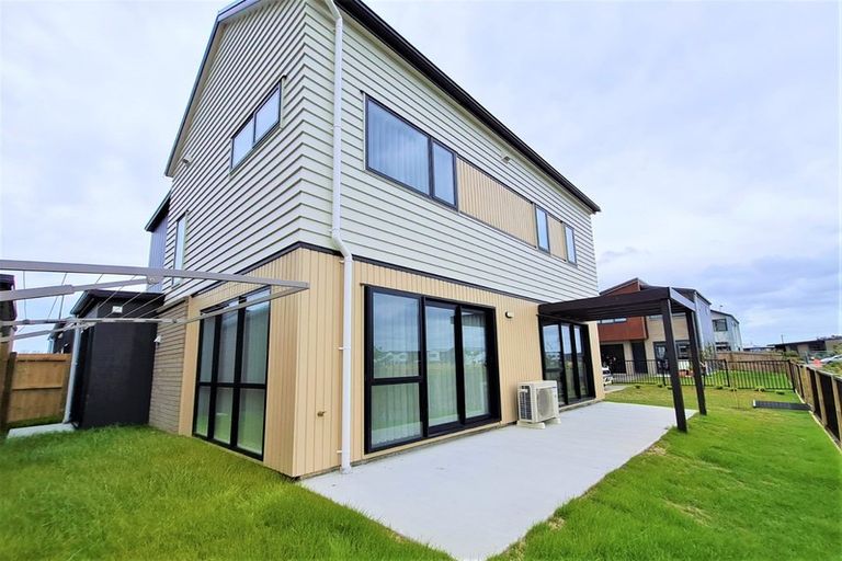 Photo of property in 81 Black Beech Crescent, Takanini, 2110