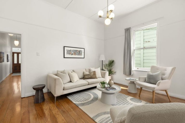 Photo of property in 215 Rintoul Street, Berhampore, Wellington, 6023